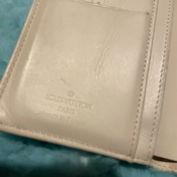 LOUIS VUITTON CREAM FRENCH PURSE STYLISH WALLET.. great addition to any bag - Picture 7 of 8